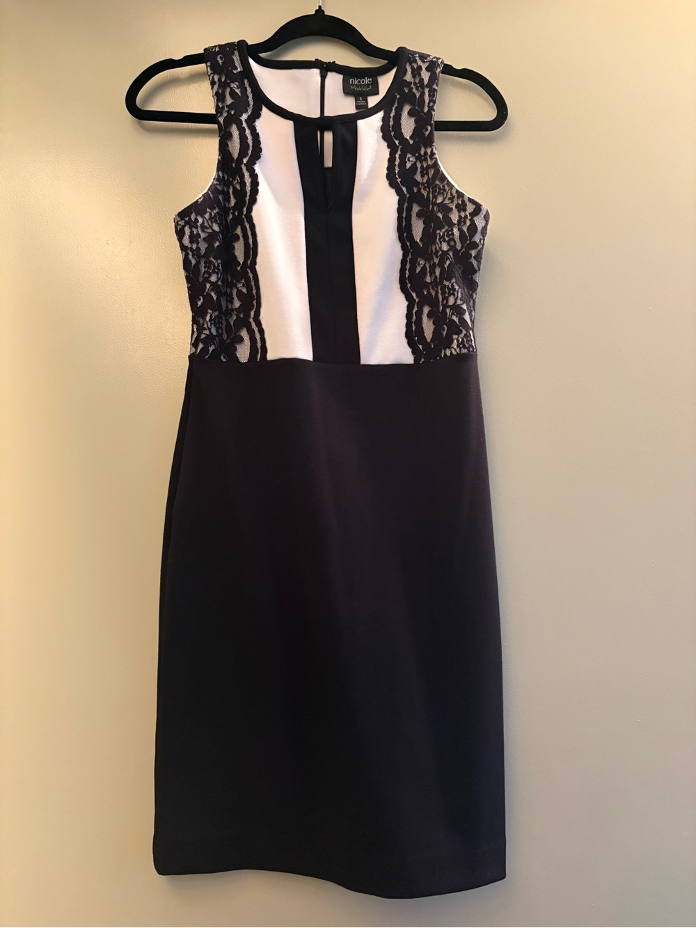 Nicole Miller Black and White Lace-Trim Midi Sheath Dress